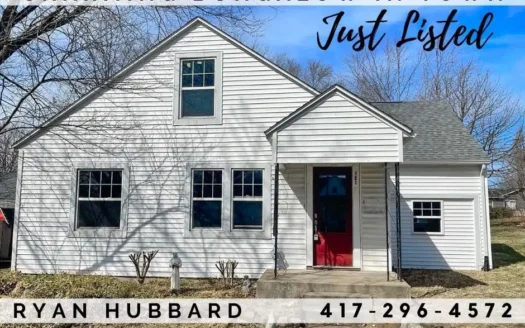 El Dorado Springs Missouri Home in Town for Sale