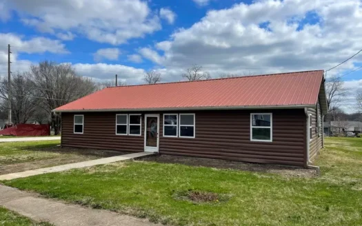 Clinton Missouri Home in Town for Sale; Henry County