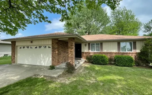 El Dorado Springs Missouri Home in Town for Sale