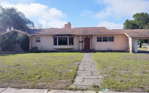 Large 3 Br 2 Ba Home on Half an Acre in Arcadia, Fl!