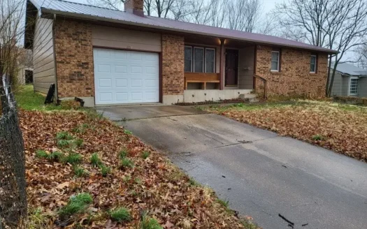 El Dorado Springs Missouri Home in Town for Sale