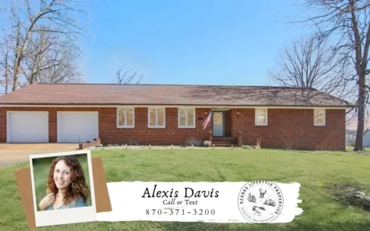 Home with Spring River Views for Sale in Mammoth Spring, Ar