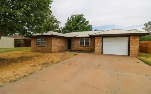 2 Bed 2 Bath Home with a Shop in Littlefield