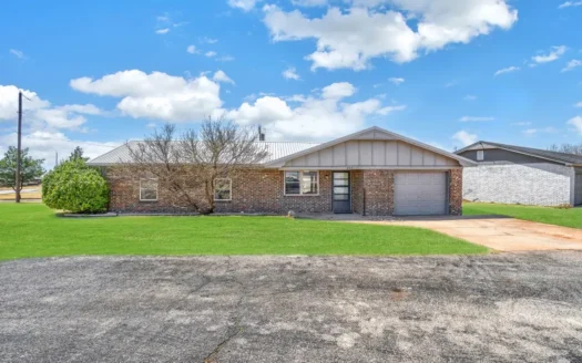 Home for Sale in Sayre, Oklahoma