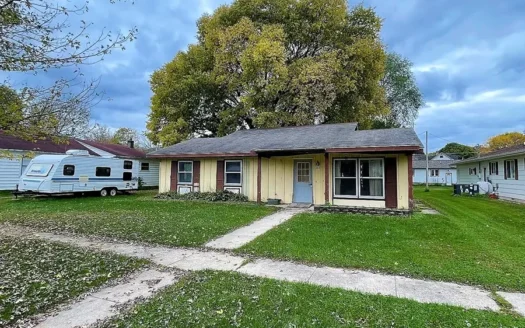 Nice Home in the Heart Of Houston Minnesota