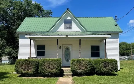 Stockton Missouri Home for Sale, Cedar County