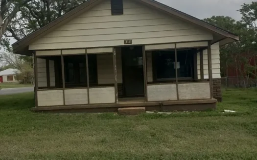 This 3 Bed 1 Bath House Sits on a Corner Lot