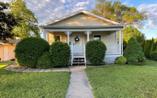 Move in Ready Albia, Ia Home for Sale