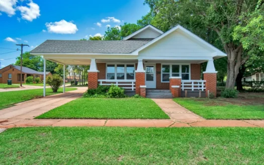 Western Oklahoma Home for Sale, Clinton, Ok, Custer County