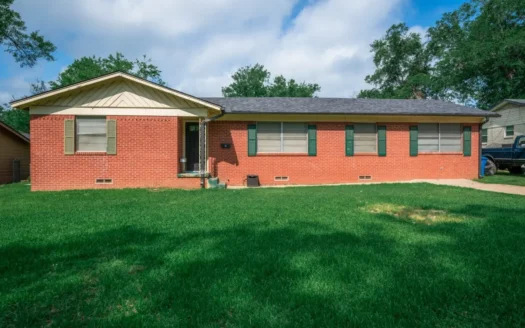 Home in Town in Kilgore Texas