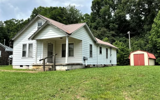 Tennessee Fixer Upper Home on .35 Acres!