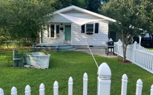 Furnished! 3 Bedroom 1 Bath Cottage