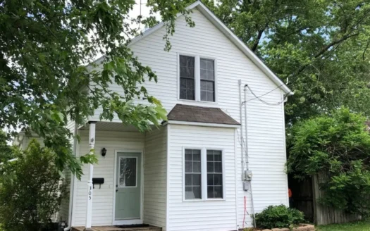 For Sale Spacious Home Detached Garage Close to Schools