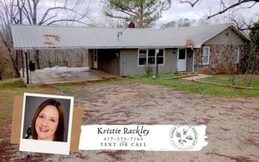 Home in Town for Sale in Mammoth Spring, Ar