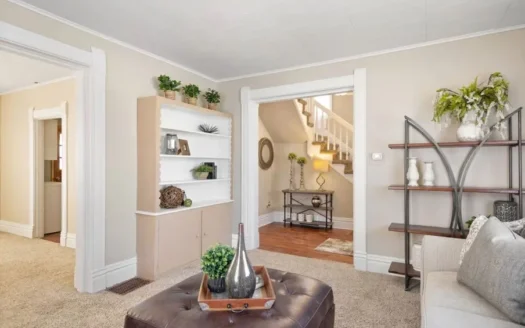 Keokuk, Iowa Home in Town