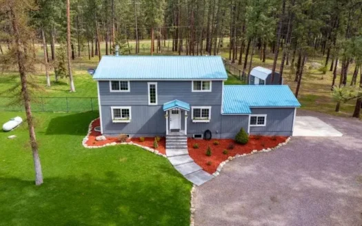 Beautiful Home in Nw Montana on an Acre Of Land