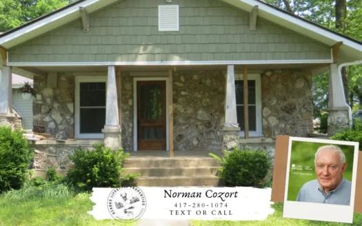 Fixer Upper Cottage in Town for Sale in Thayer, Mo