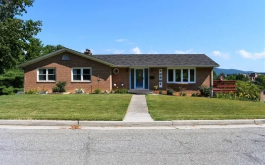 4 Br, 3 Ba Brick Ranch for Sale in Wytheville