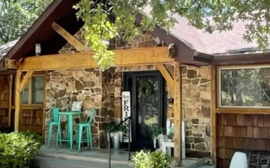 Golf Course Frontage Home in El Dorado Springs, Mo for Sale