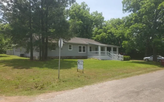 4 Bedroom 2 Bathroom on Two Lots in Hugo Oklahoma for Sale!!