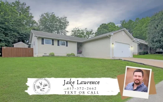 Turn Key Home in Town for Sale in Thayer, Mo