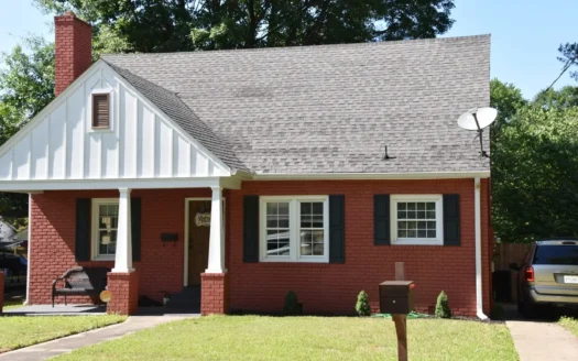 3 Br21 Ba Home in Jackson Tn in the Lana Area