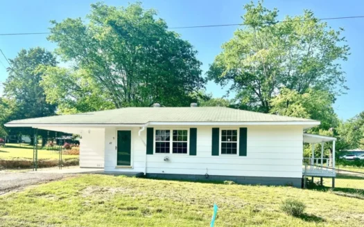Remodeled Home in Maynard Ar