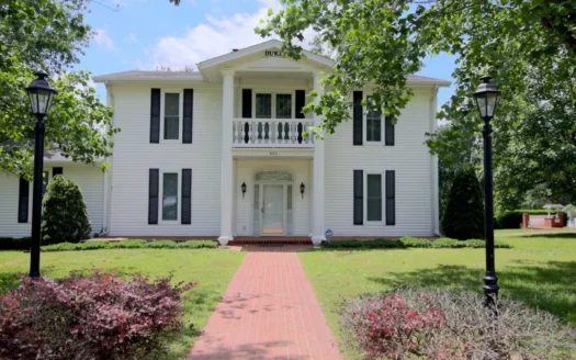 Ozarks Historical Home in Town for Sale in Alton, Mo