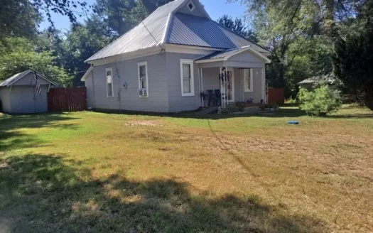 Jerico Springs Missouri Home in Town