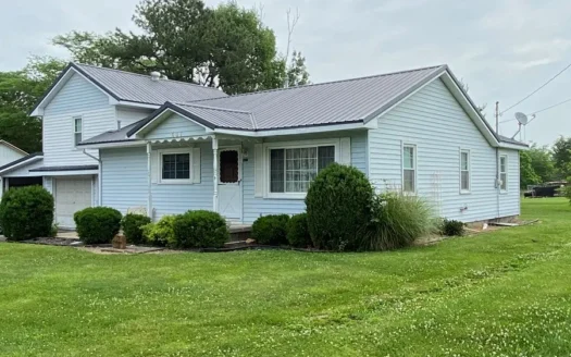 3 Bedroom, 2 Bath Home, Oblong, Il