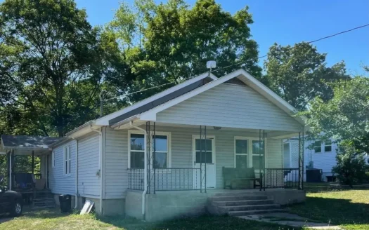 Home in Town for Sale in Alton, Mo