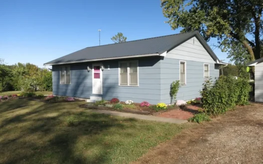 Ranch Home in Ridgeway for Sale