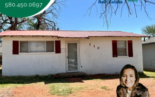 Home for Sale in Sayre, Oklahoma