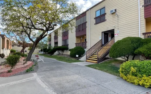 Fully Remodeled 2 Bed 1 Bath Condo!