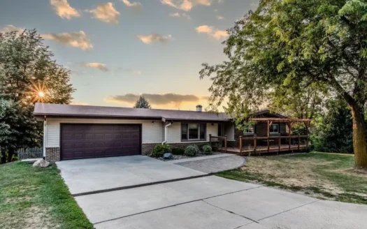 Home for Sale in Missouri Valley Iowa