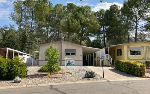 Charming Mobile Home in 55+ Senior Park Shasta Lake City Ca