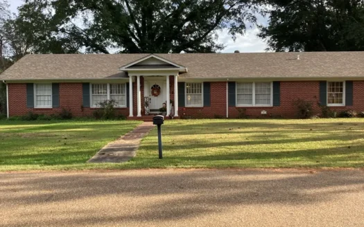 3 Bedroom 3 Bath in Quiet Neighborhood