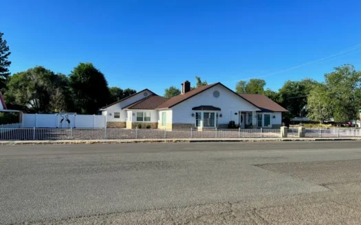 Alturas, Ca 96101-home for Sale.