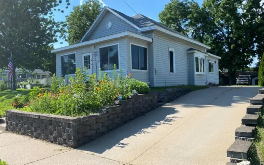 3 Bedroom Home in the Heart Of Onalaska