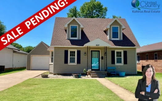 Charming 1.5 Story Home in Alva