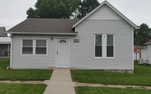 2 Bed 1 Bath Home in Hamilton, Mo