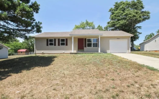Move-in Ready Home in Town in West Plains Missouri