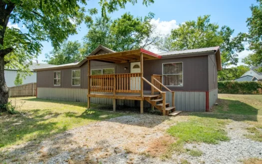 Home for Sale in Chouteau, Oklahoma