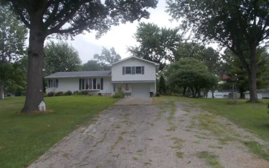 Nice Split Level Home for Sale in Albany Mo