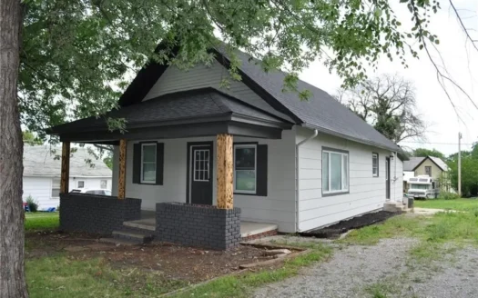 Remodeled 2 Bedroom, 1 Bath Home