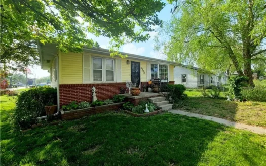 3 Bedroom Home in Nice Neighborhood Corner Lot in St Joseph