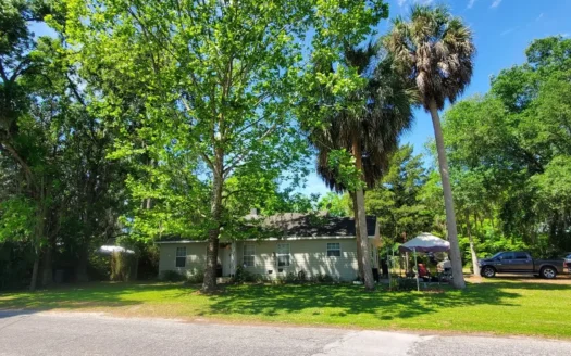 Chiefland Florida! Home in the City Limits!