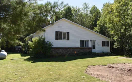 3 Bedroom House for Sale Located on Edge Of Town – Askov Mn