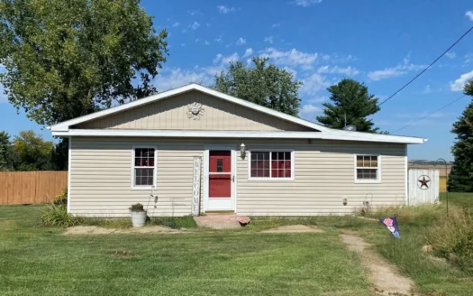 Ranch for Sale, Fenced Yard .39 Acres, Logan, Ia Harrison Co