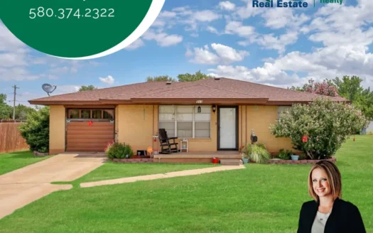 Home for Sale in Cordell, Ok